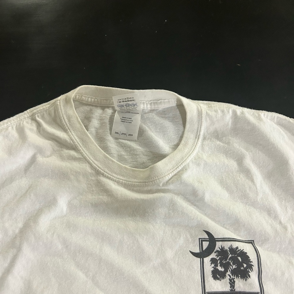 White Charleston tee - Picture 2 of 5